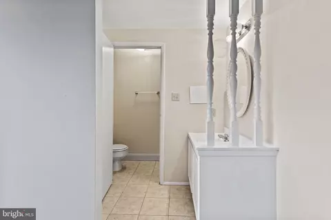 Bath - 1706 Heather Ln, Frederick, MD 21702 photo 3 of 6