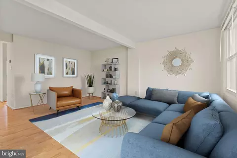 Living - 1706 Heather Ln, Frederick, MD 21702 photo 1 of 4