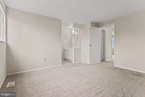 Living - 1706 Heather Ln, Frederick, MD 21702 photo 4 of 4