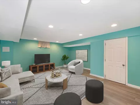 Living - 6615 Jefferson Blvd, Frederick, MD 21703 photo 4 of 4