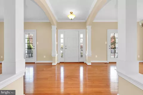 Living - 9155 Hinks Ln, Frederick, MD 21704 photo 1 of 4