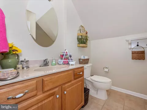 Bath - 11033 Liberty Rd, Frederick, MD 21701 photo 4 of 6