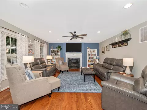Living - 11033 Liberty Rd, Frederick, MD 21701 photo 2 of 5
