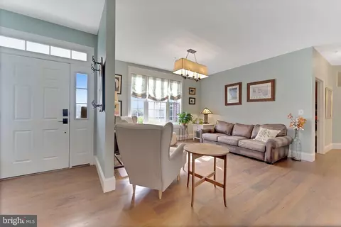 Bath - 1894 Thurston Rd, Dickerson, MD 20842 photo 1 of 10