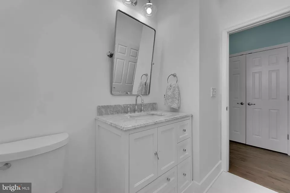Bath - 1894 Thurston Rd, Dickerson, MD 20842 photo 7 of 10