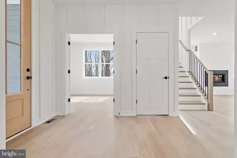 Entry Way - 11318 Rum Spgs, Frederick, MD 21702 photo 4 of 13