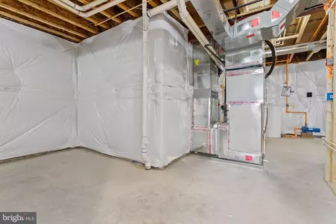 Exterior - 11318 Rum Spgs, Frederick, MD 21702 photo 5 of 24
