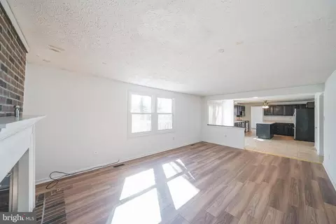 Living - 5652 Singletree Dr, Frederick, MD 21703 photo 2 of 4