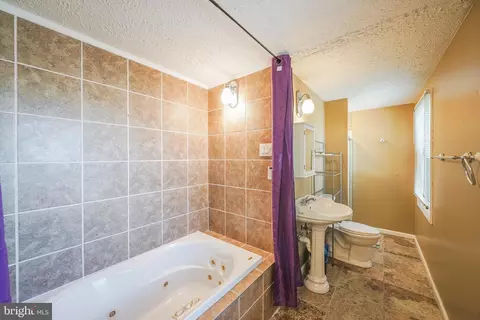 Bath - 5652 Singletree Dr, Frederick, MD 21703 photo 4 of 6
