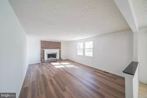 Living - 5652 Singletree Dr, Frederick, MD 21703 photo 3 of 4