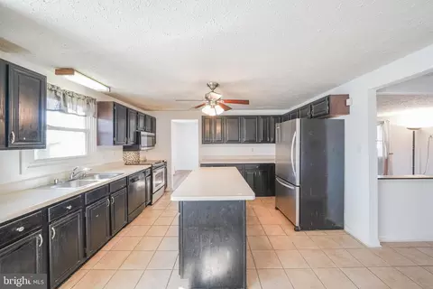 Kitchen - 5652 Singletree Dr, Frederick, MD 21703 photo 4 of 8