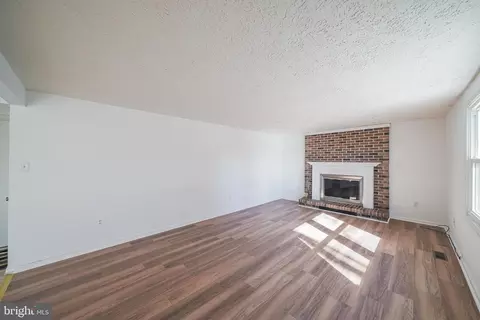 Living - 5652 Singletree Dr, Frederick, MD 21703 photo 4 of 4