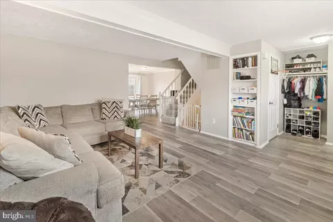 Living - 190 Fairfield Dr, Frederick, MD 21702 photo 4 of 6