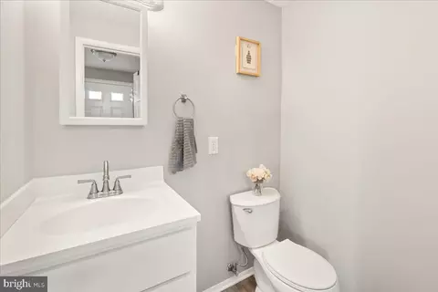 Bath - 190 Fairfield Dr, Frederick, MD 21702 photo 1 of 3