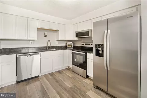 Kitchen - 190 Fairfield Dr, Frederick, MD 21702 photo 3 of 4