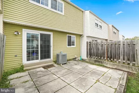 Exterior - 190 Fairfield Dr, Frederick, MD 21702 photo 4 of 7