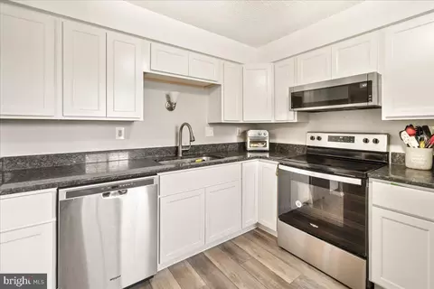 Kitchen - 190 Fairfield Dr, Frederick, MD 21702 photo 2 of 4