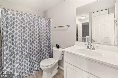 Bath - 190 Fairfield Dr, Frederick, MD 21702 photo 3 of 3