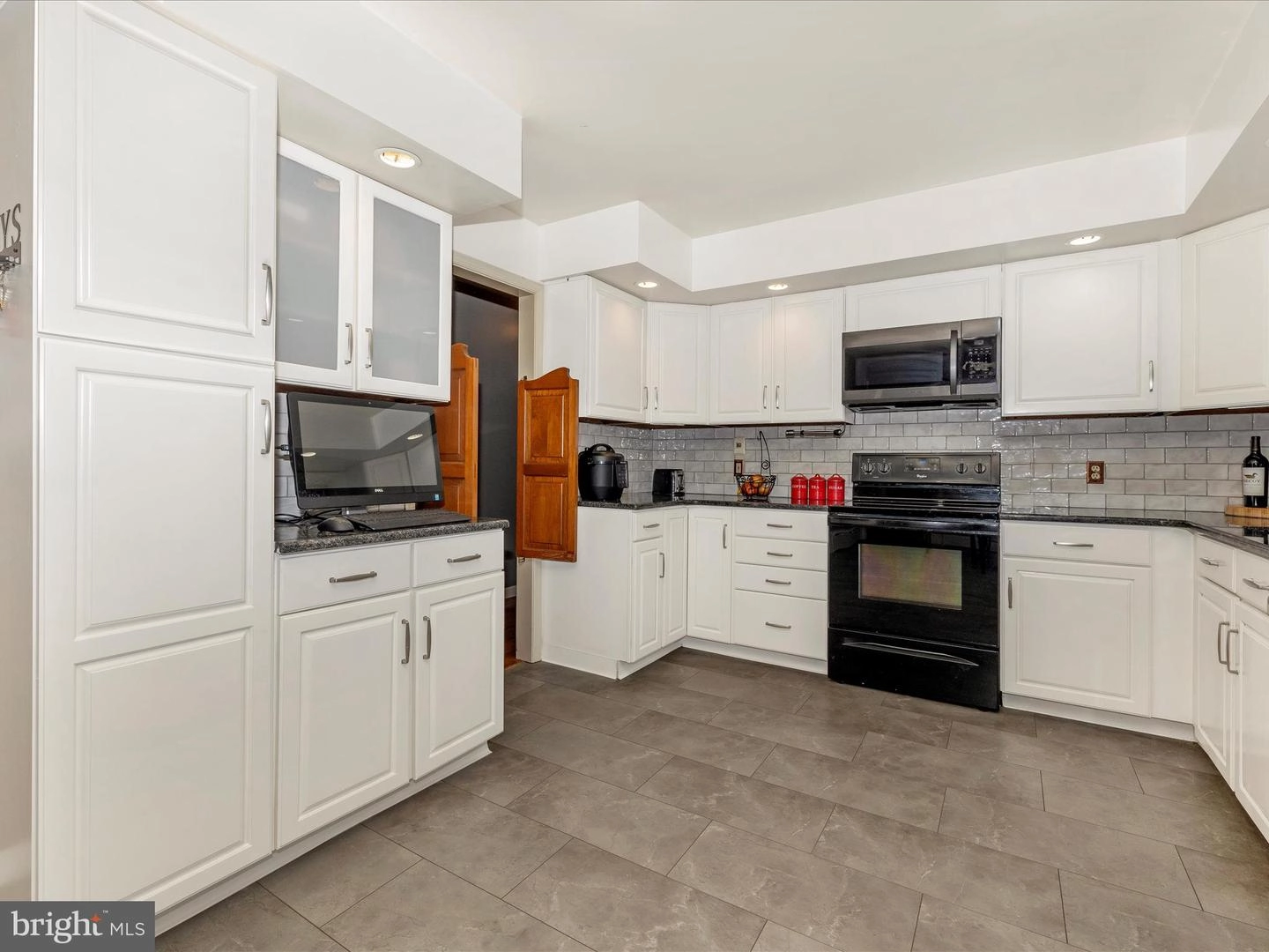 Kitchen - 5710 Ridge Rd, Cascade, MD 21719 photo 3 of 5
