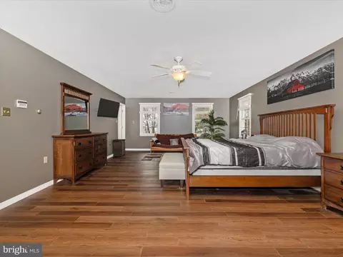 Bedroom - 5710 Ridge Rd, Cascade, MD 21719 photo 2 of 7
