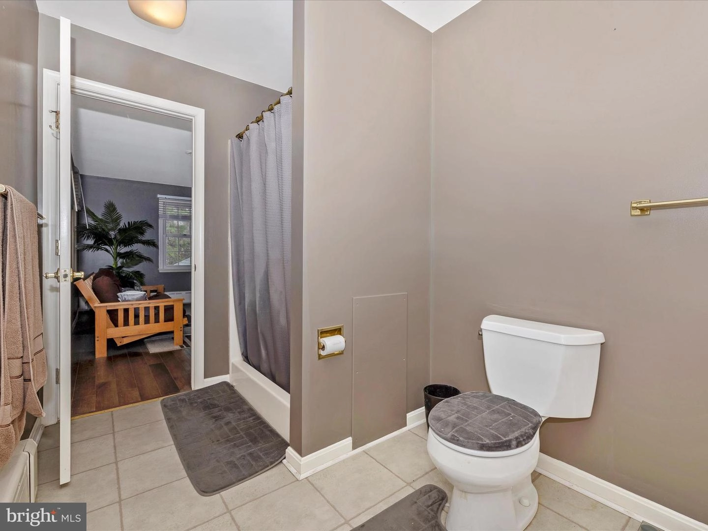Bath - 5710 Ridge Rd, Cascade, MD 21719 photo 3 of 4