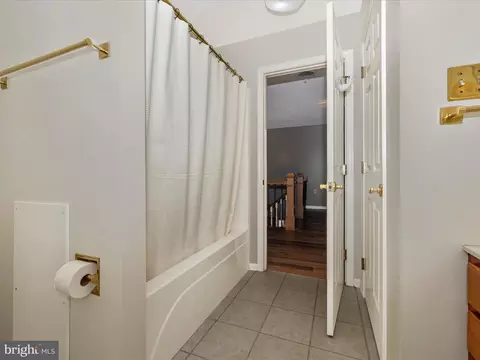 Entry Way - 5710 Ridge Rd, Cascade, MD 21719 photo 4 of 4