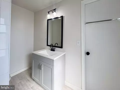 Bath - 114 W 5th St, Frederick, MD 21701 photo 5 of 5