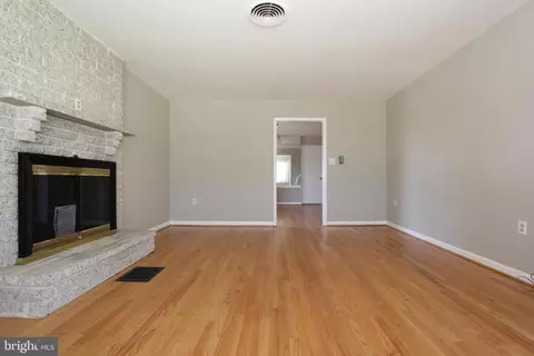 Living - 618 Apple Ave, Frederick, MD 21701 photo 3 of 5