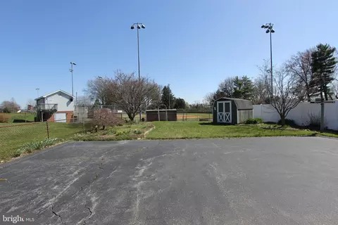 Exterior - 618 Apple Ave, Frederick, MD 21701 photo 10 of 12