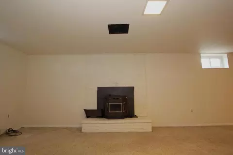 Living - 618 Apple Ave, Frederick, MD 21701 photo 4 of 5