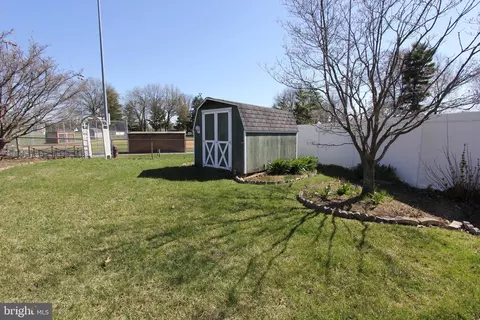 Exterior - 618 Apple Ave, Frederick, MD 21701 photo 9 of 12