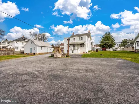 Exterior - 402 E Main St, Thurmont, MD 21788 photo 14 of 16