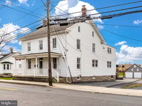 Exterior - 402 E Main St, Thurmont, MD 21788 photo 2 of 16