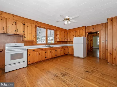 Kitchen - 402 E Main St, Thurmont, MD 21788 photo 5 of 5