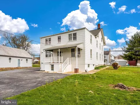 Exterior - 402 E Main St, Thurmont, MD 21788 photo 11 of 16
