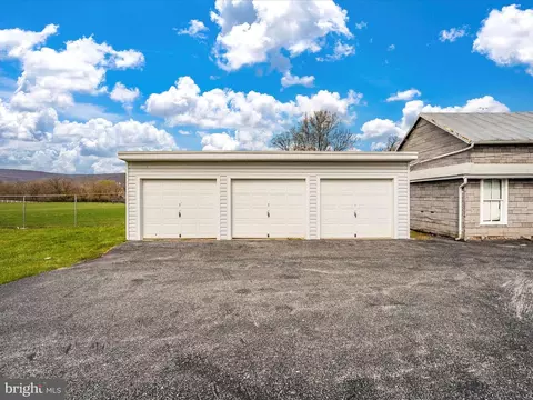 Exterior - 402 E Main St, Thurmont, MD 21788 photo 6 of 16