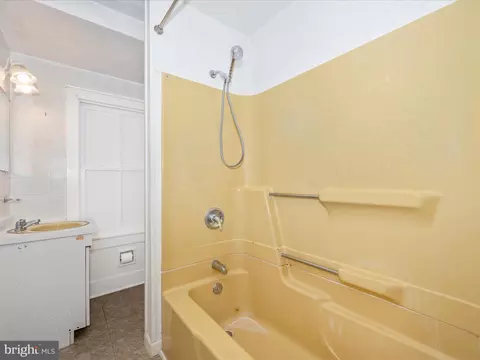 Bath - 402 E Main St, Thurmont, MD 21788 photo 1 of 3