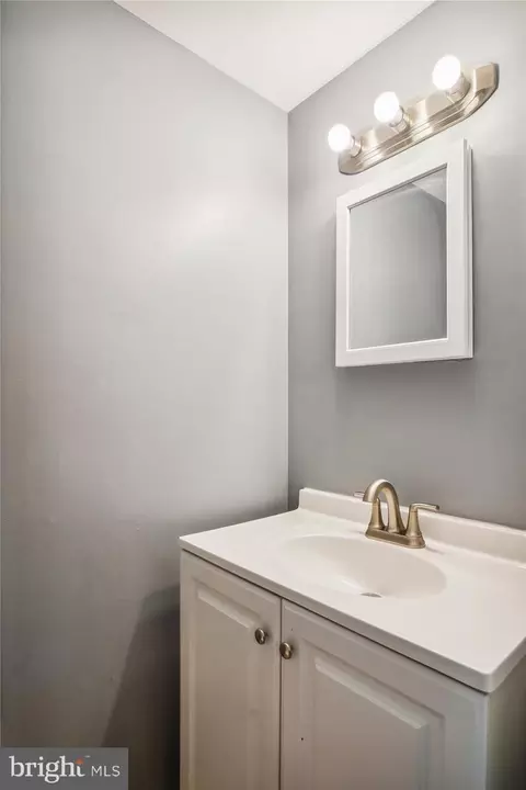 Bath - 35 Pendleton Ct #14H, Frederick, MD 21703 photo 1 of 4