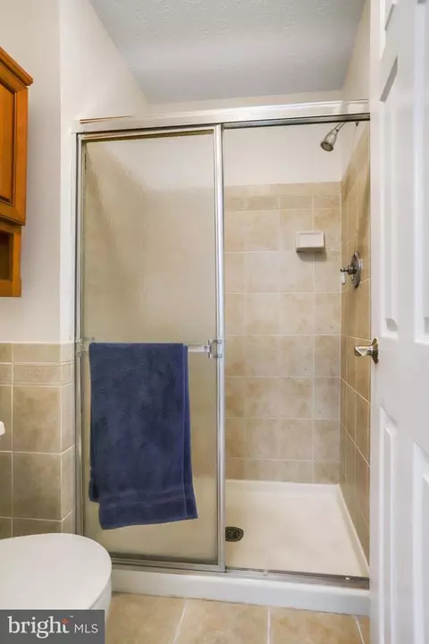 Bath - 6803 Kingfisher Ct, Frederick, MD 21703 photo 3 of 5