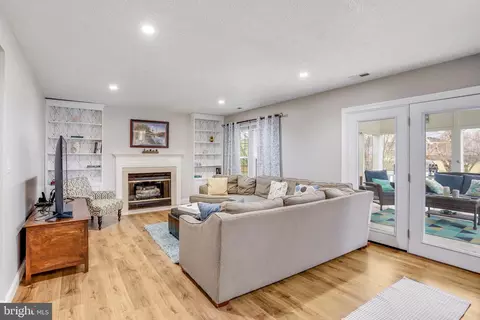 Living - 6803 Kingfisher Ct, Frederick, MD 21703 photo 2 of 2