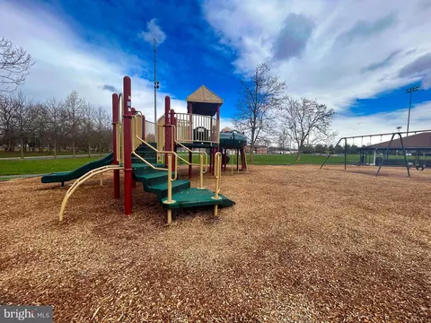 View/Area - 526 Lancaster Pl #526, Frederick, MD 21703 photo 7 of 12