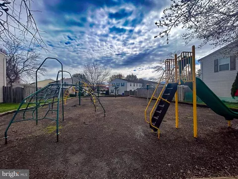 View/Area - 526 Lancaster Pl #526, Frederick, MD 21703 photo 5 of 12