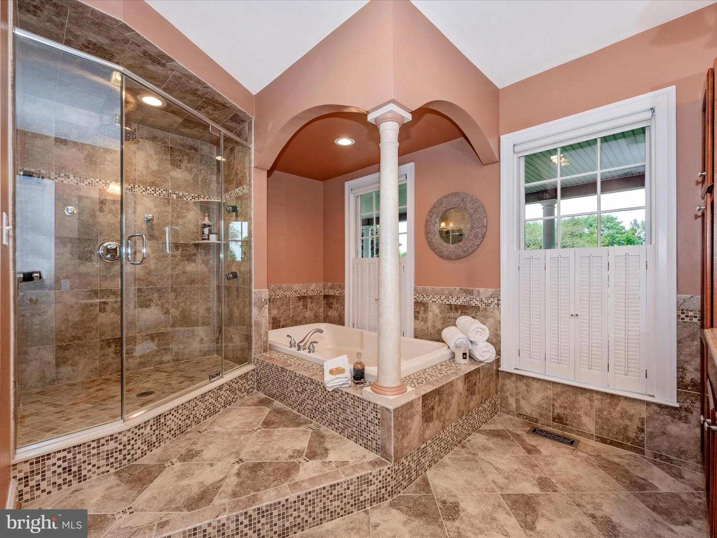 Bath - 8007 Glendale Ct, Frederick, MD 21702 photo 4 of 6