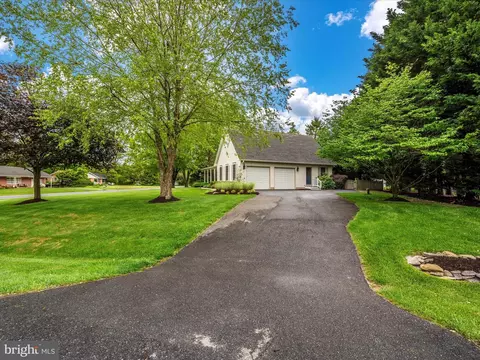 Exterior - 8007 Glendale Ct, Frederick, MD 21702 photo 6 of 11