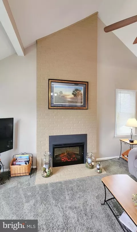 Living - 1593 Andover Ln, Frederick, MD 21702 photo 4 of 4