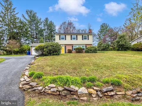 Exterior - 7408 Hillside Dr, Frederick, MD 21702 photo 5 of 15