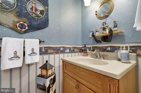 Bath - 156 Harpers Way, Frederick, MD 21702 photo 4 of 4