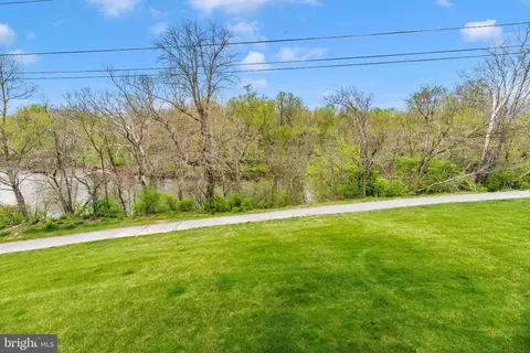 Exterior - 903 Blue Leaf Ct #6 2B, Frederick, MD 21701 photo 4 of 5