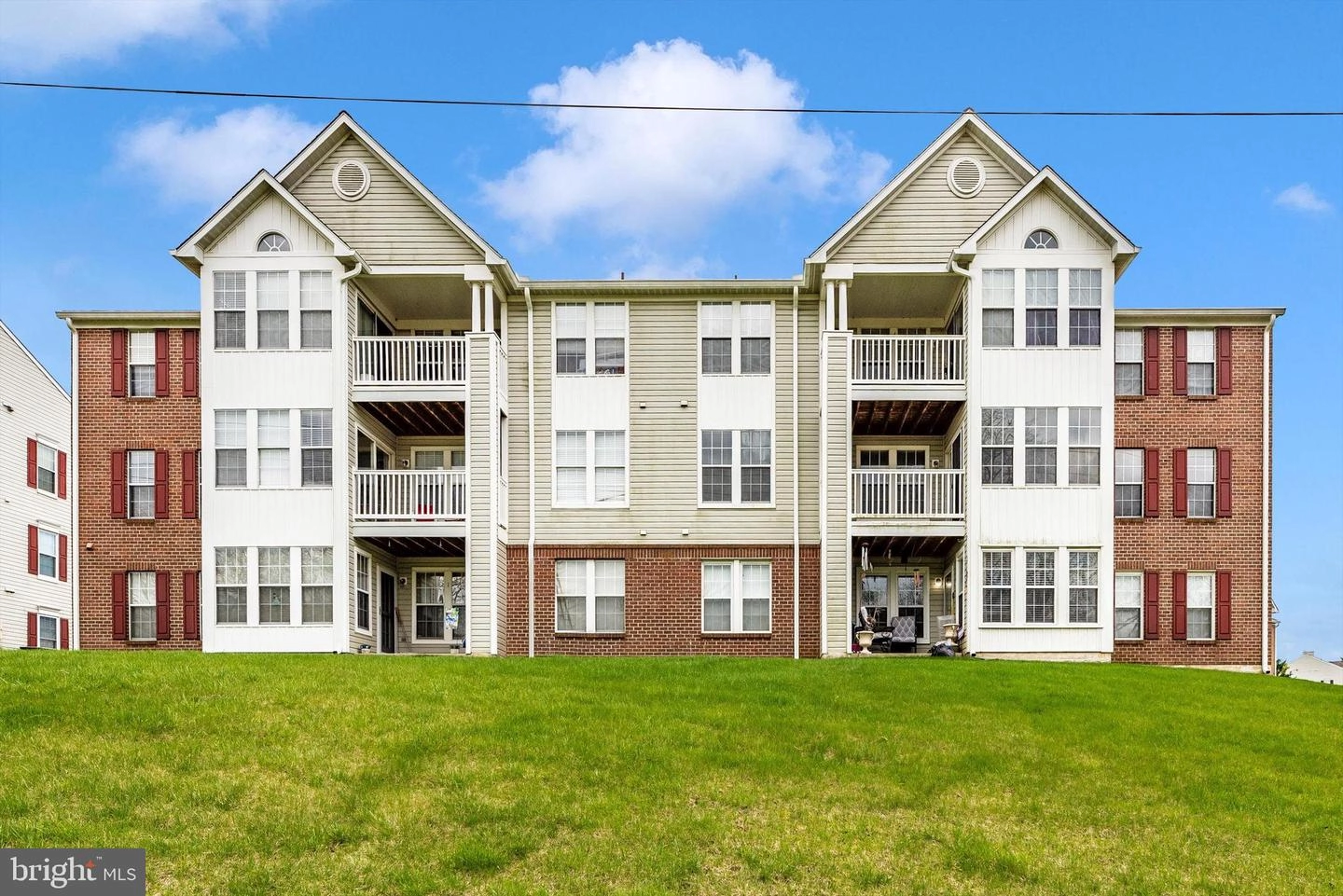 Exterior - 903 Blue Leaf Ct #6 2B, Frederick, MD 21701 photo 2 of 5