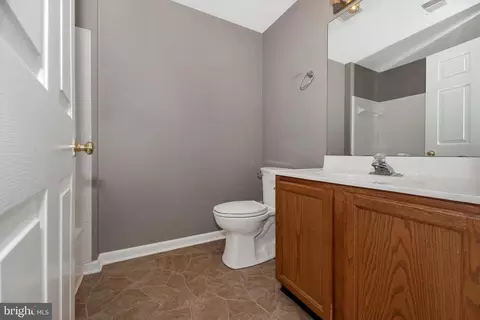 Bath - 903 Blue Leaf Ct #6 2B, Frederick, MD 21701 photo 2 of 4